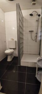 Bad_WC_Dusche_Waschbecken