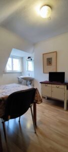 Zimmer 302 mit TV